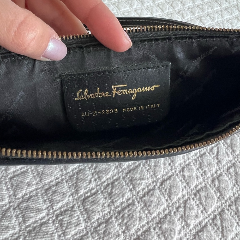 Salvatore Ferragamo Black Leather Shoulder Bag - Picture 3 of 5